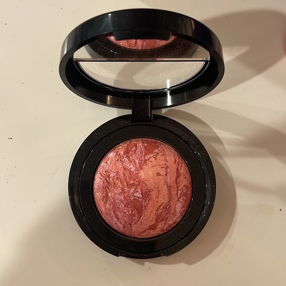 Laura Geller baked blush - Picture 3 of 3